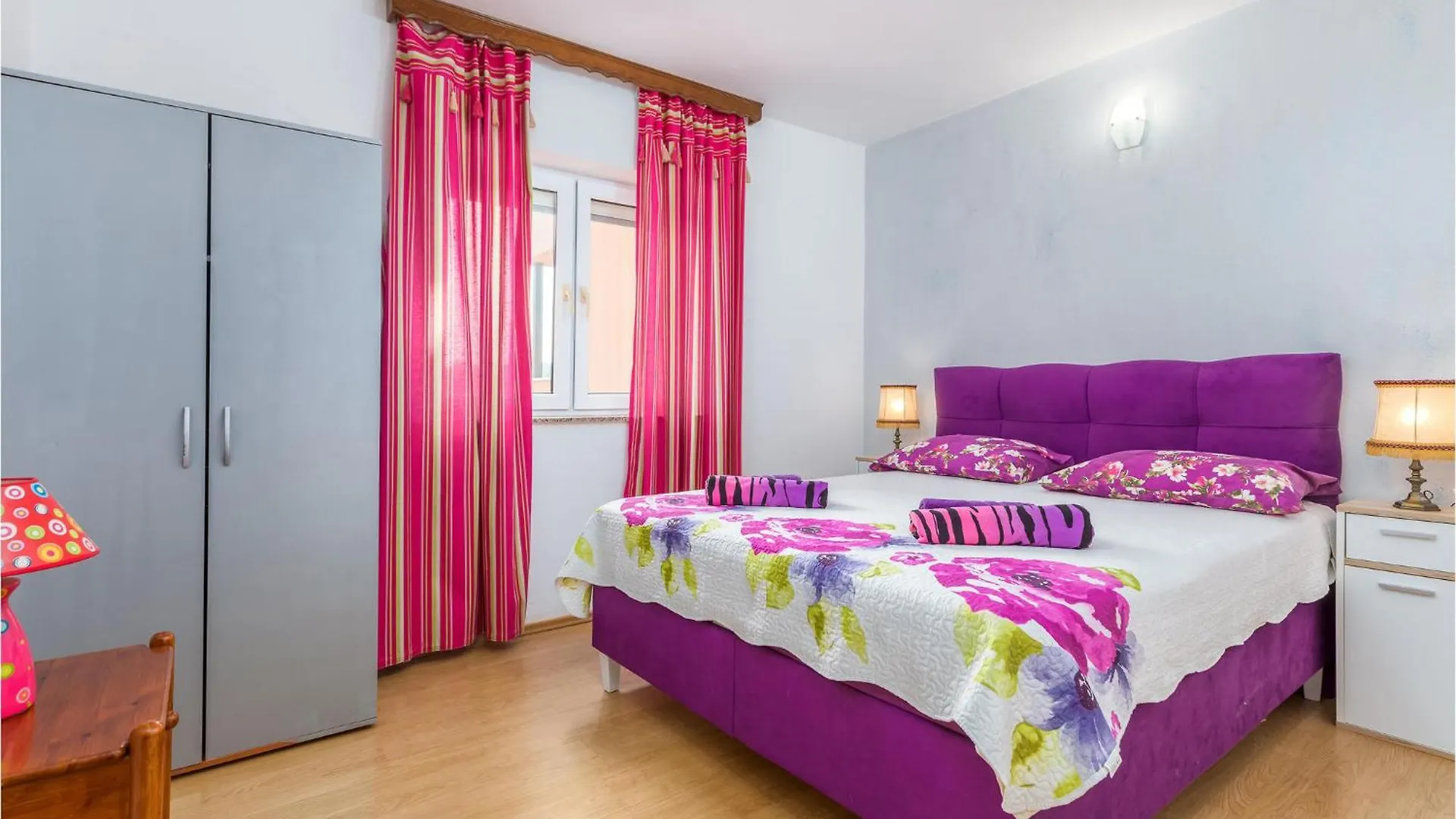 Lovely Apartment In Pula With Kitchen 0*,