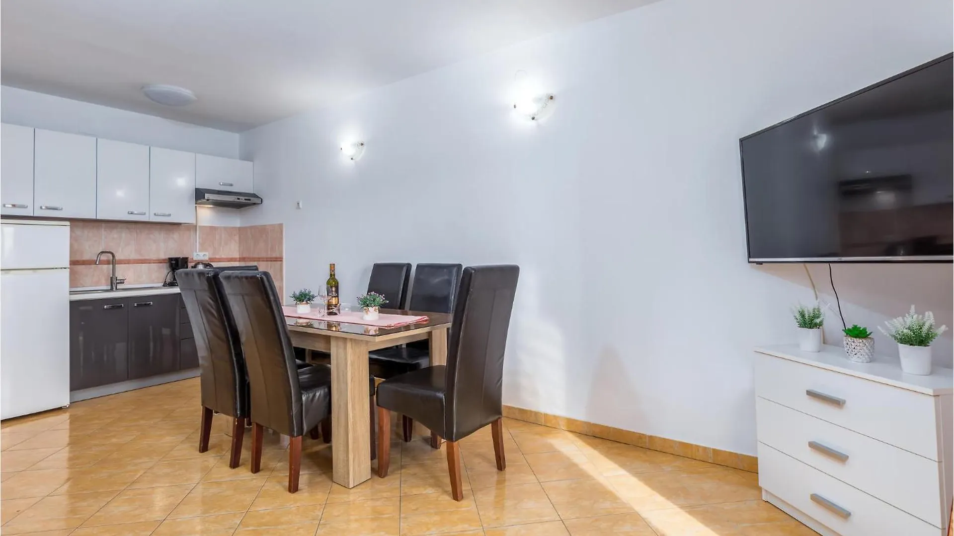 Lovely Apartment In Pula With Kitchen